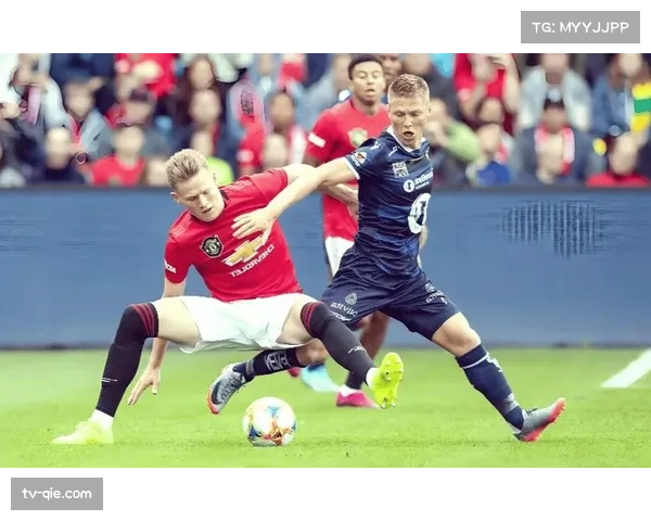 赛后通讯：沙尔克04主帅肯定年轻后卫在密集赛程中的防守成长